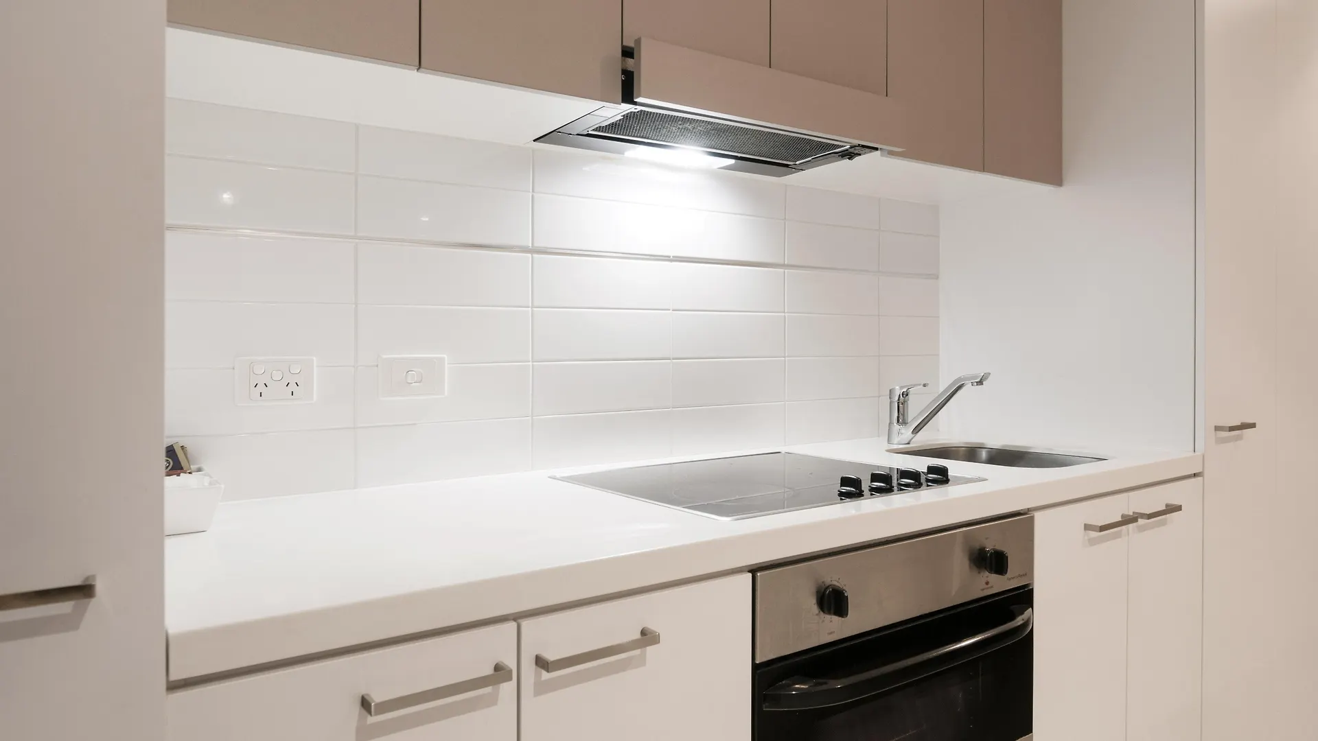 Oaks Adelaide Horizons Suites Australia