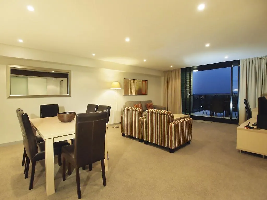 Oaks Adelaide Horizons Suites 4*,  Australia