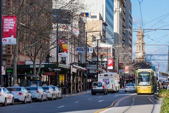 Oaks Adelaide Horizons Suites Apart-hotel