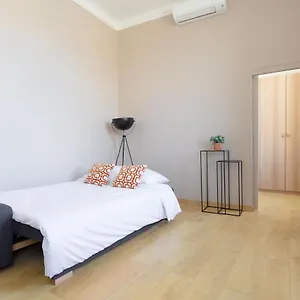 https://le-rive-neuve-appart-vxport-vue-mer-clim-wifi-4-pers.fr-provencehotel.com