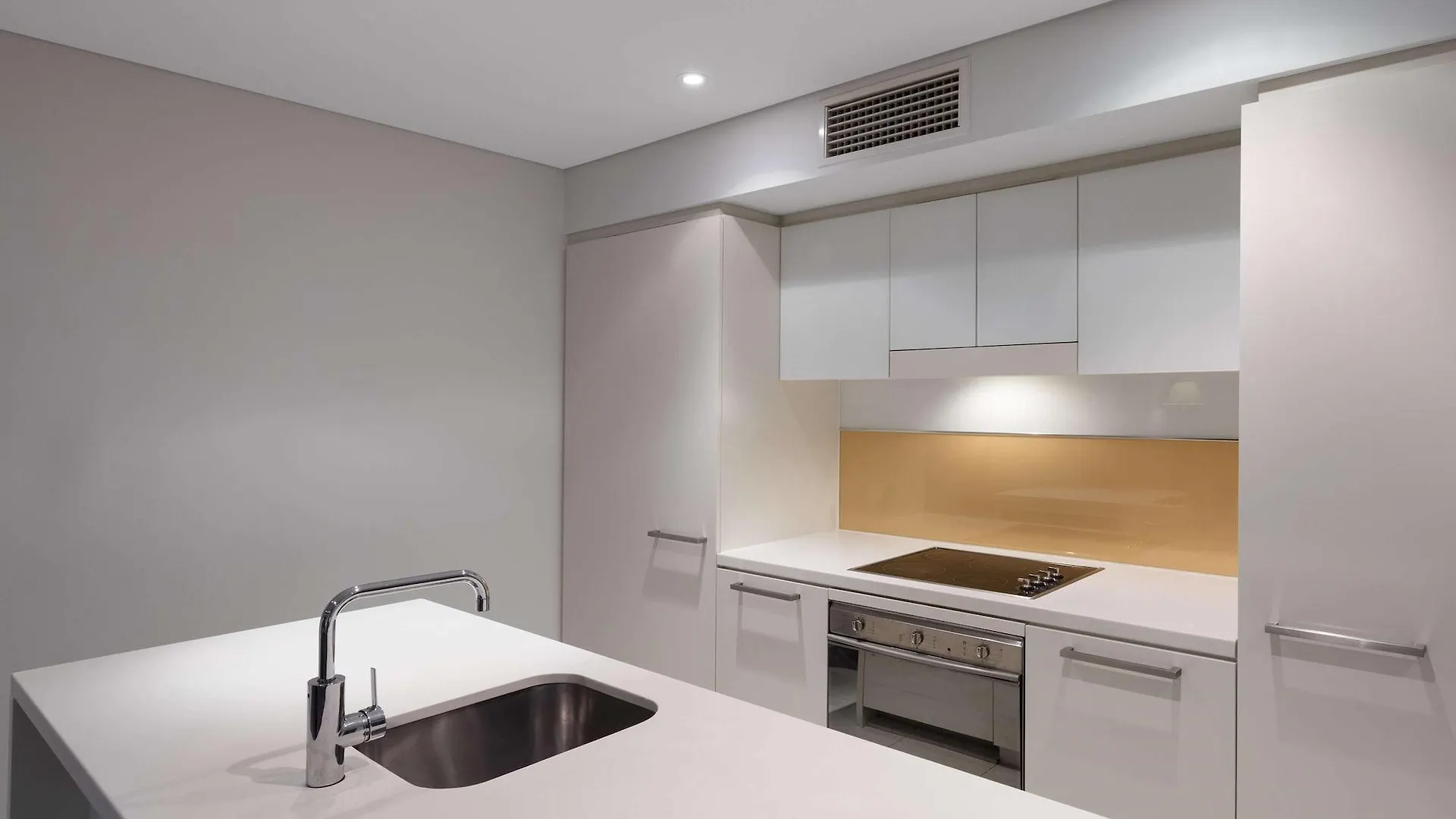 Oaks Adelaide Horizons Suites