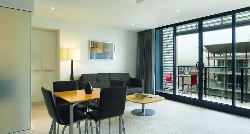 Oaks Adelaide Horizons Suites